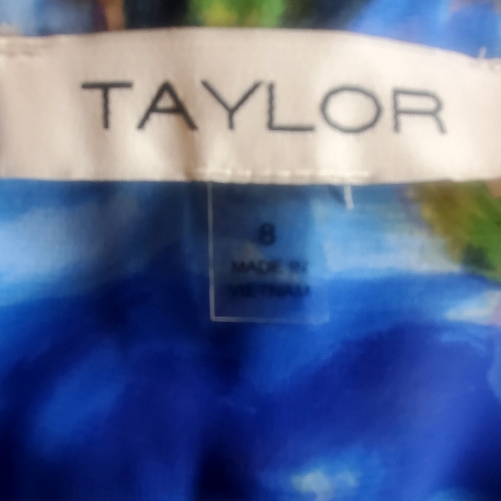 Taylor Periwinkle Watercolor Maxi V-Neck Button Front L/S Dress Size 8 NWT - Picture 10 of 11